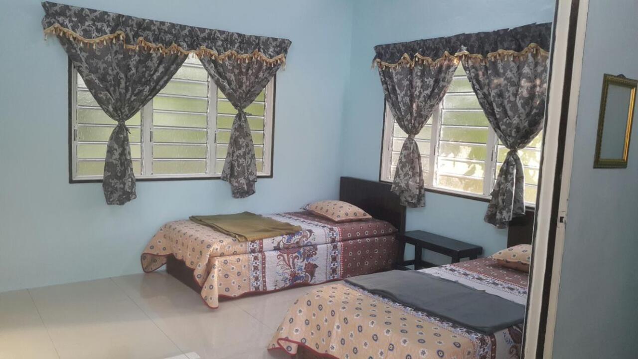 Roomstay Tok Abah A Kuala Rompin Extérieur photo